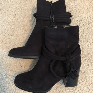 Tassel suede booties